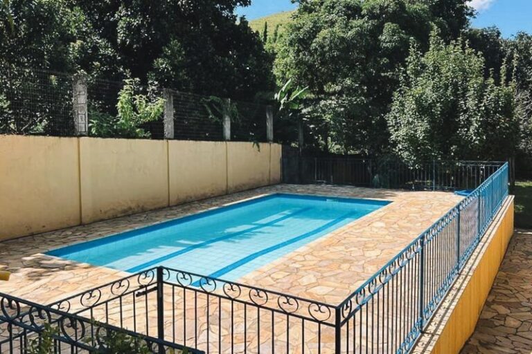 Pousada com piscina e jardim em Conservatória