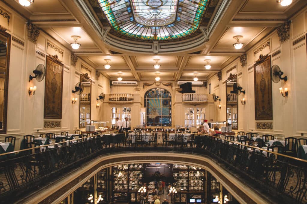 Confeitaria Colombo, ideal para dias chuvosos no Rio de Janeiro