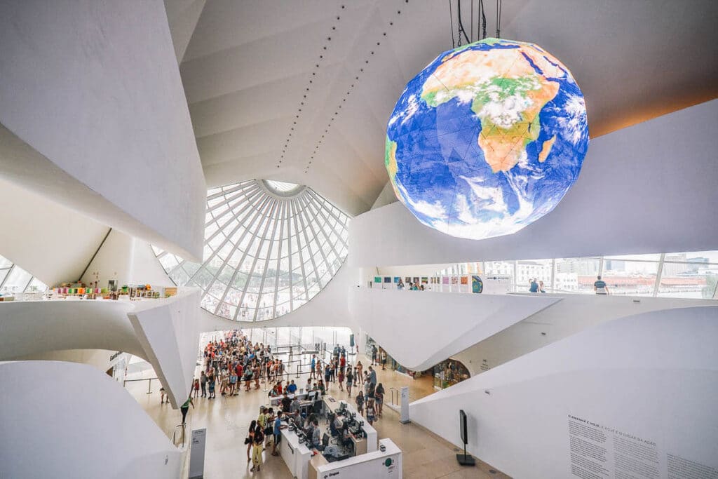 Dentro do Museu do Amanhã, no Rio de Janeiro