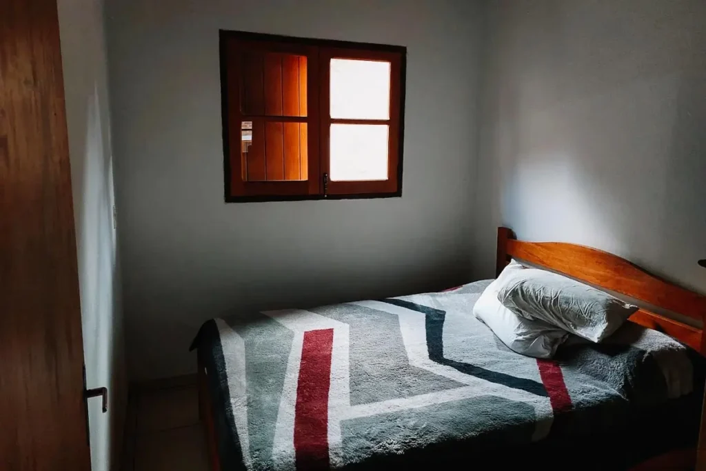 Quarto sem luxo em Monte Verde