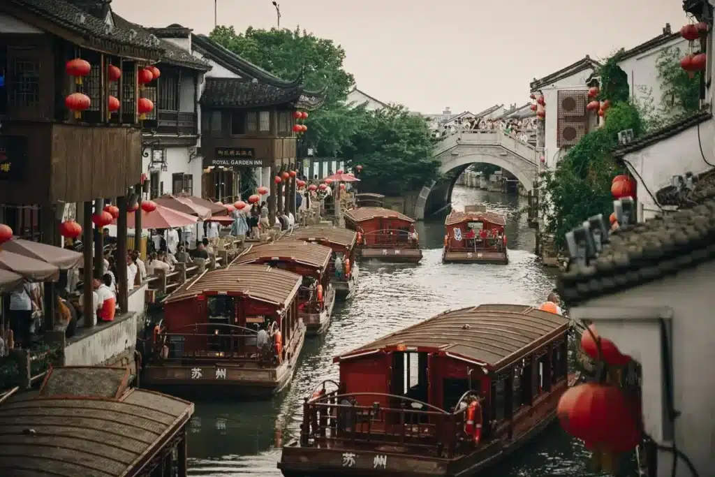 Suzhou é considerada a "Veneza da China" e fica próximo a Xangai