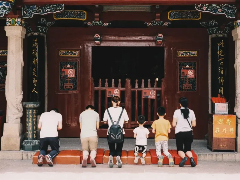 Viagem em família à China: dicas de aprendizado de idiomas e segurança digital para os pais