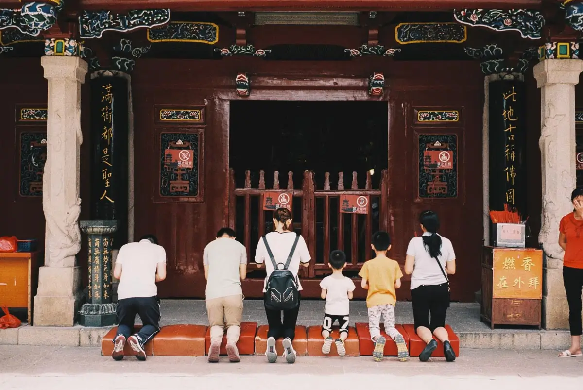 Viagem em família à China: dicas de aprendizado de idiomas e segurança digital para os pais