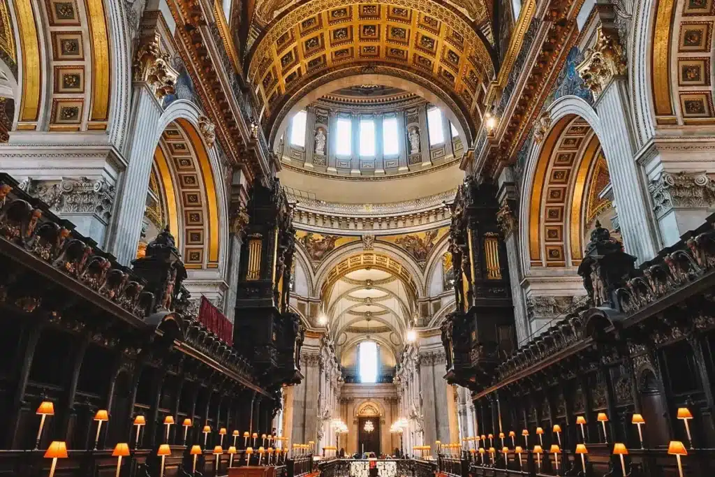 É possível visitar o interior da St Paul's Cathedral de graça em Londres
