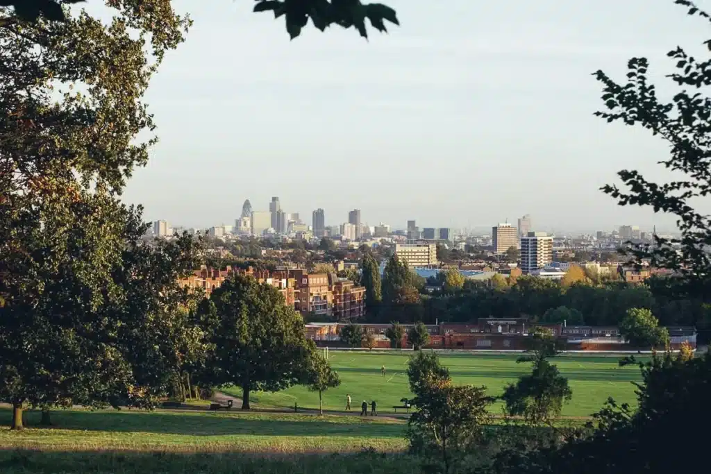Vista da cidade de Londres a partir do parque Hampstead Heath