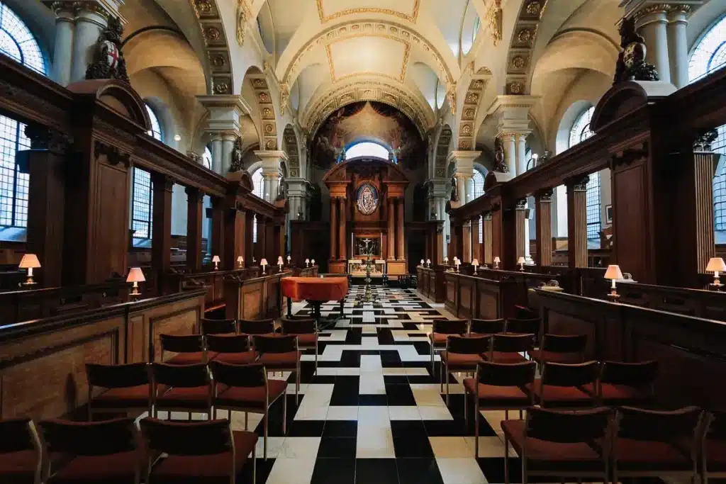 St Bride's Church é a igreja dos jornalistas em Londres
