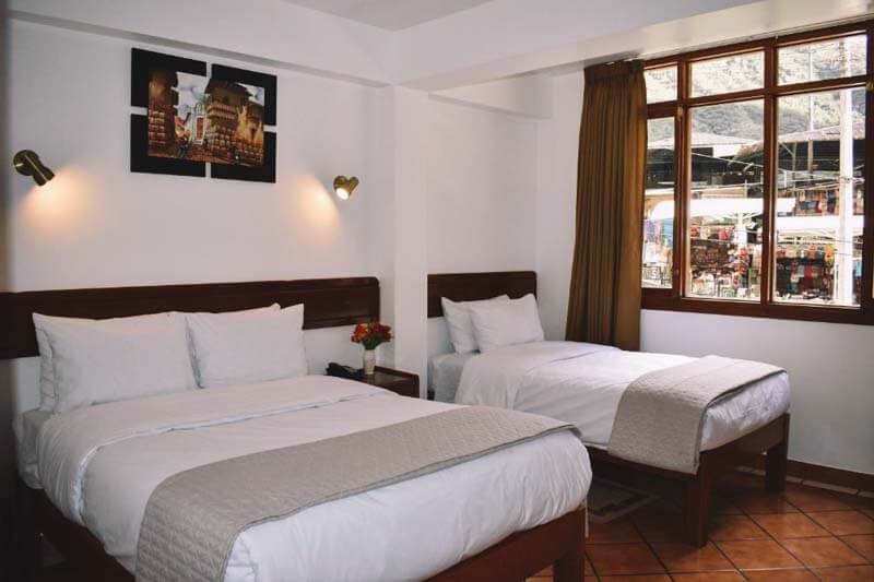 Hotel próximo à parada dos ônibus que sobem para Machu Picchu