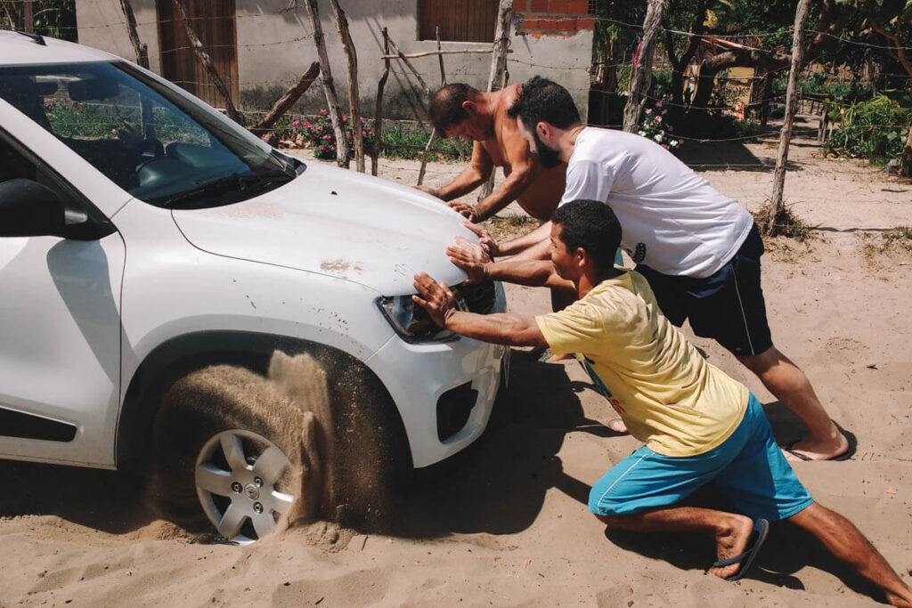 Carro atolado nos Lençóis Maranhenses