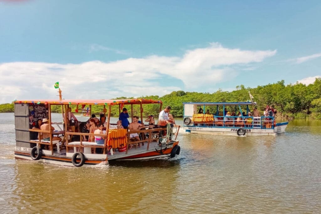 Passeio de barco em Raposa, Maranão