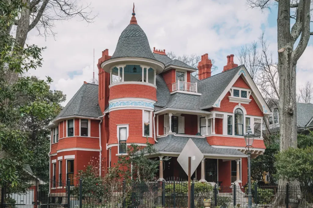 Inman Park é um lugar seguro para se hospedar em Atlanta e preserva sua arquitetura vitoriana
