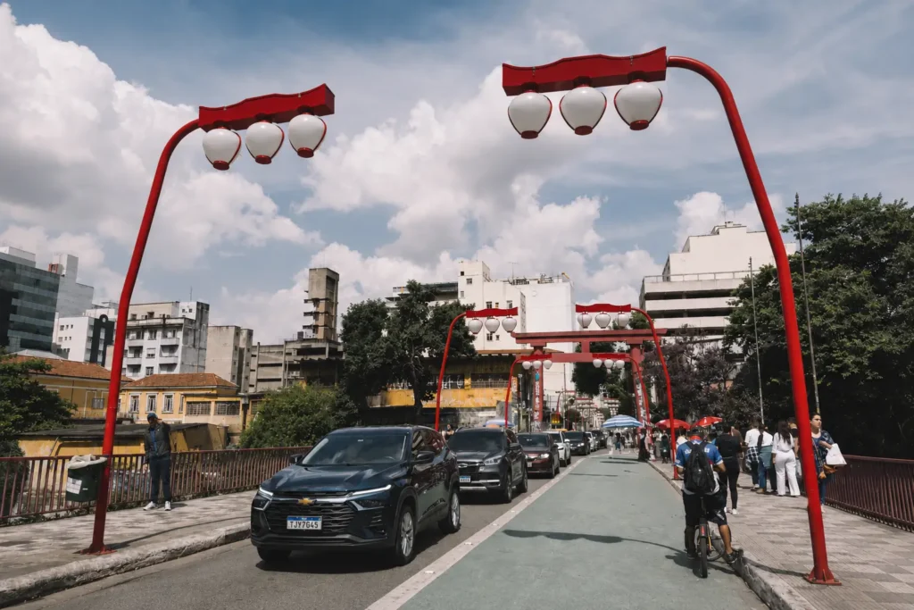 Viaduto Cidade de Osaka, na Rua Galvão Bueno, Liberdade