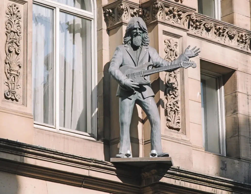 George Harrison no Hard Days Night Hotel, Liverpool