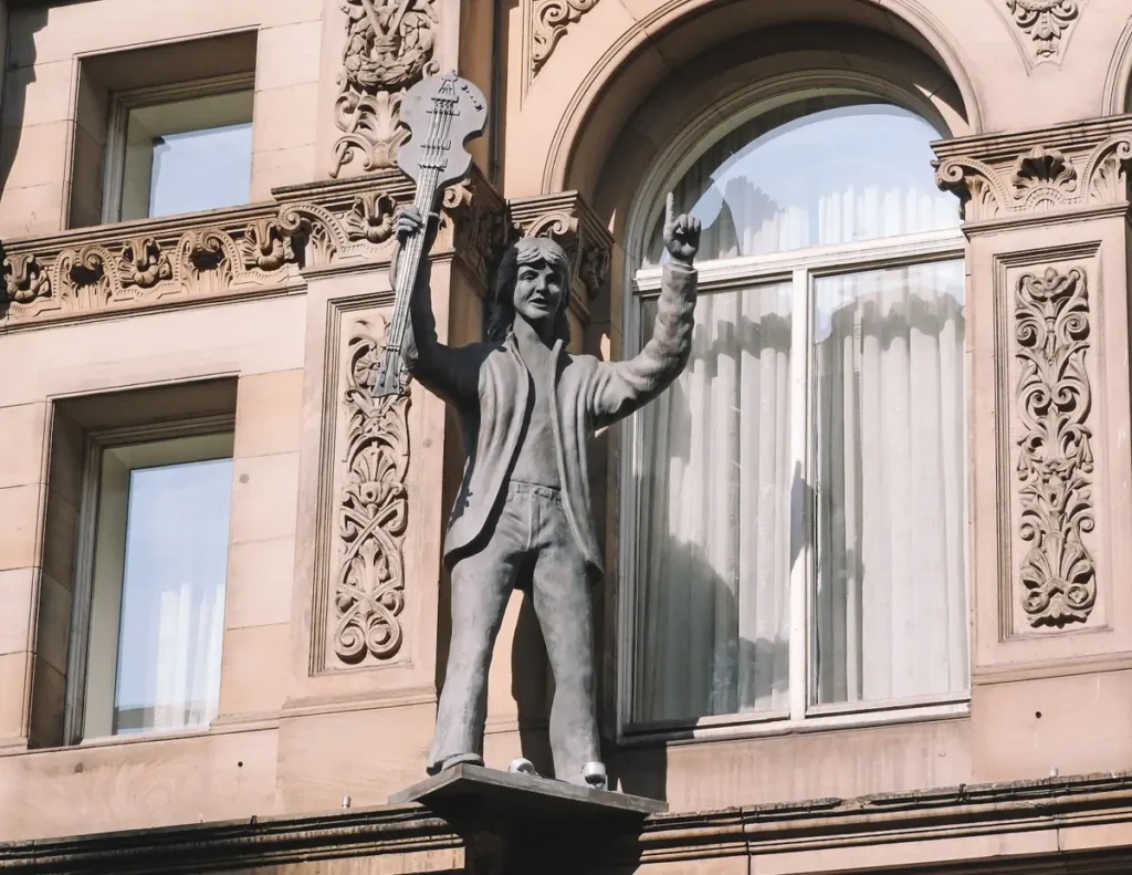Paul McCartney no Hard Days Night Hotel, Liverpool