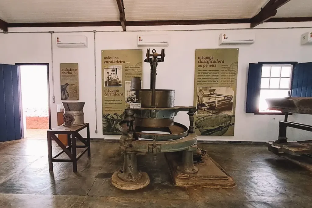 Maquinário antigo no Museu do Chá, no Parque do Itacolomi