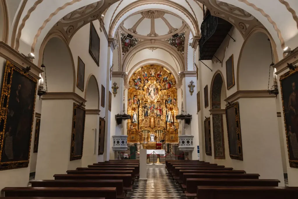 Interior da igreja da Abadia do Sacromonte, Granada