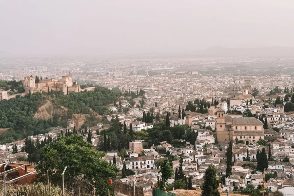 Vista de Granada a partir do Mirador de San Miguel Alto